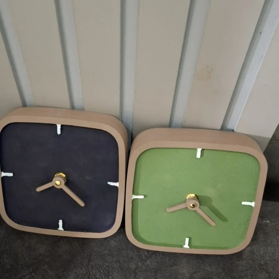 ساعت رومیزی