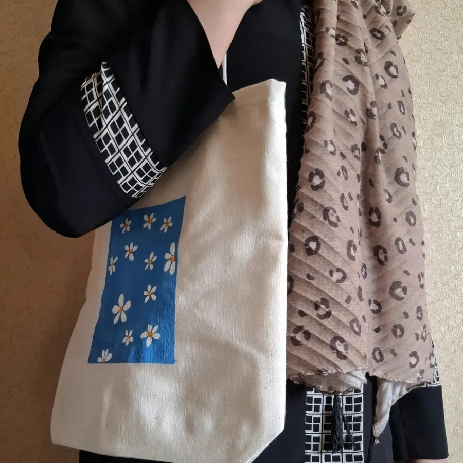 تت بگ طرح بابونه زمینه آب