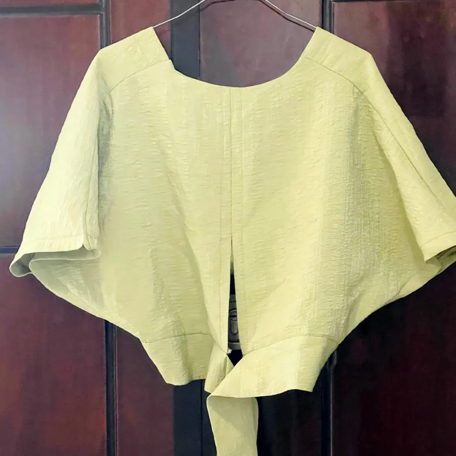 لباس سبز مغز پسته ای