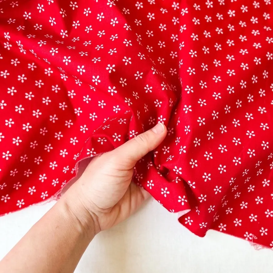 پارچه گلدار قرمز