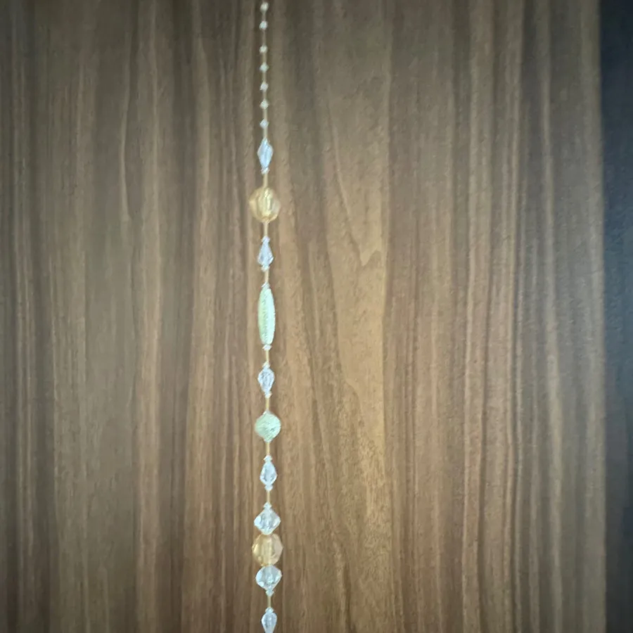 اویز زینتی کنار پرده