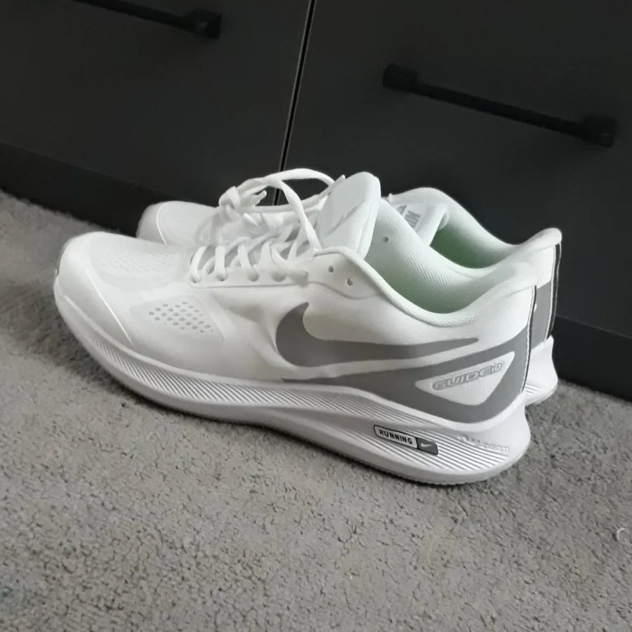 کتونی سفید نایک