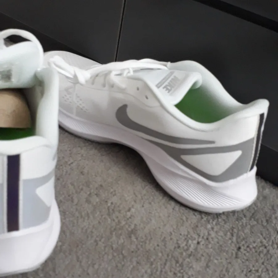 کتونی سفید نایک