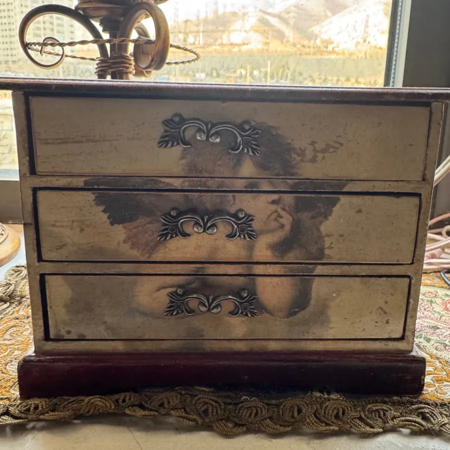 جای جواهر چوبی فرشته