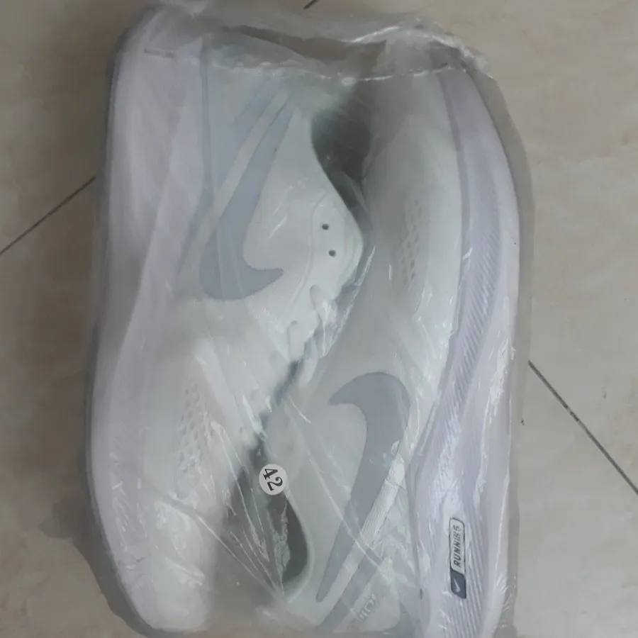 کتونی سفید نایک