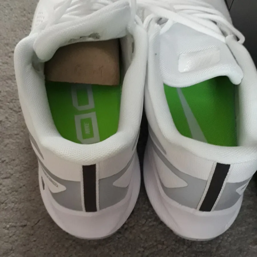 کتونی سفید نایک