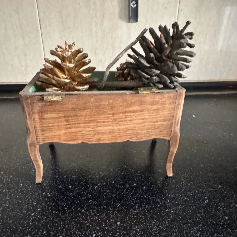 میز چوبی کوچک