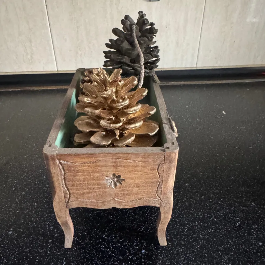 میز چوبی کوچک