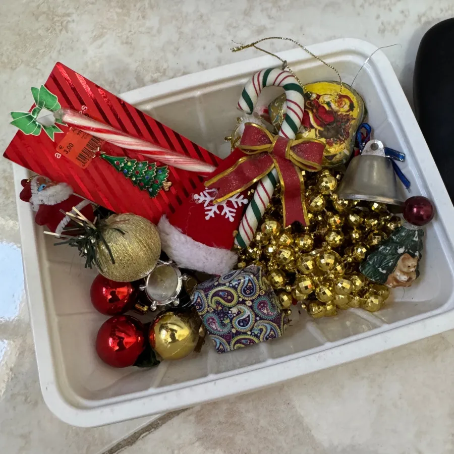 وسایل تزیینی درخت کریسمس