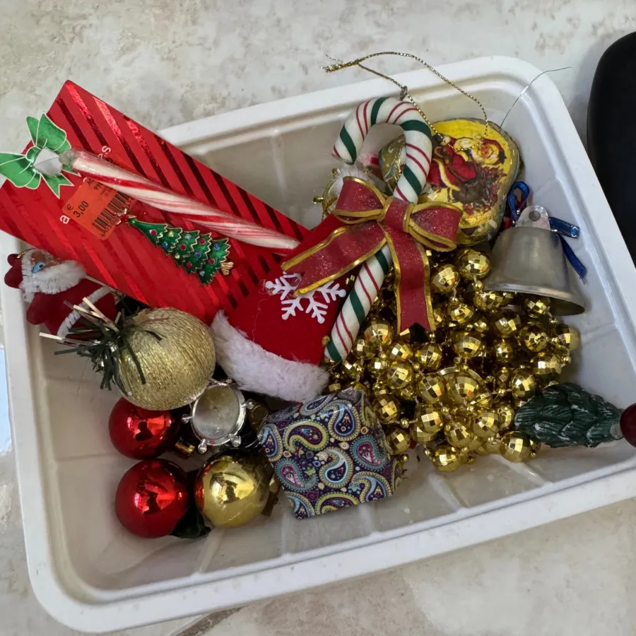 وسایل تزیینی درخت کریسمس