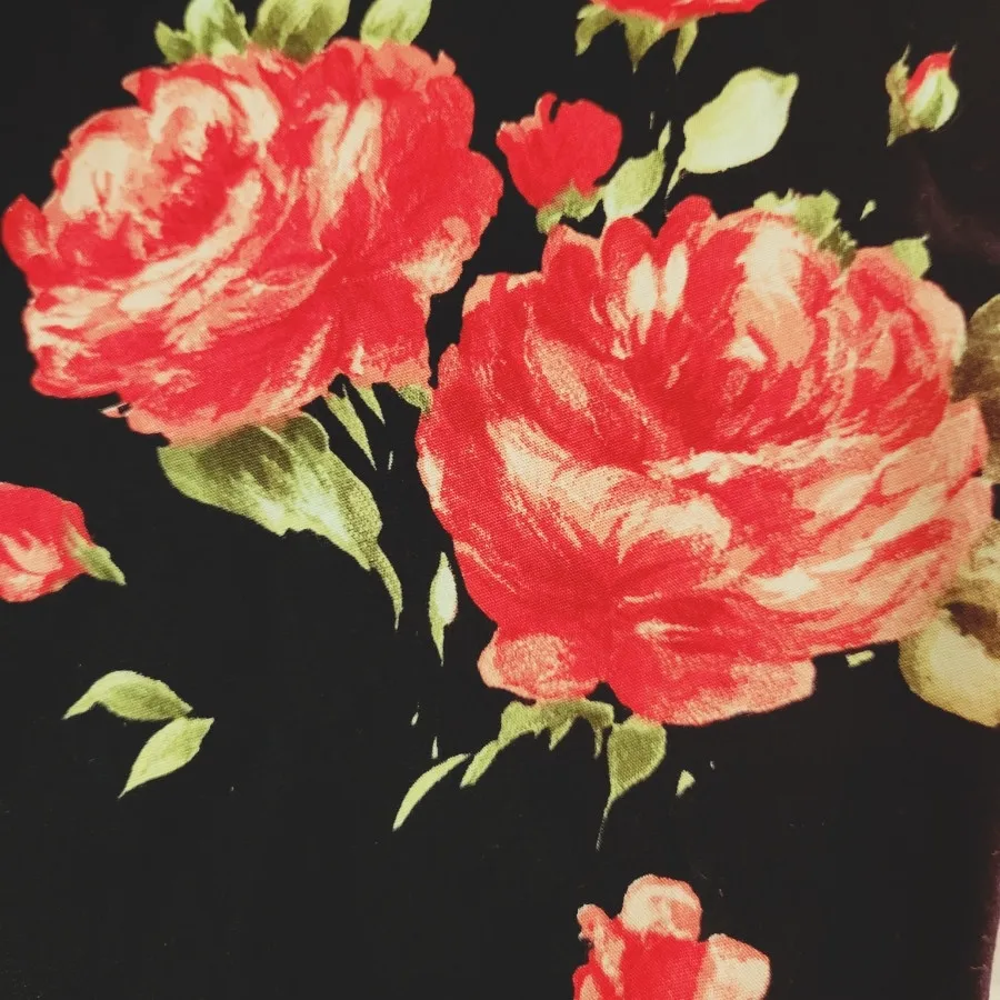 پیراهن گلدار مخمل