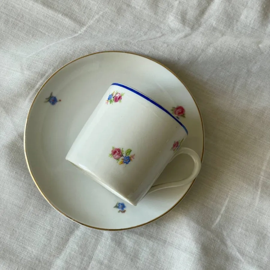 فنجان نعلبکی