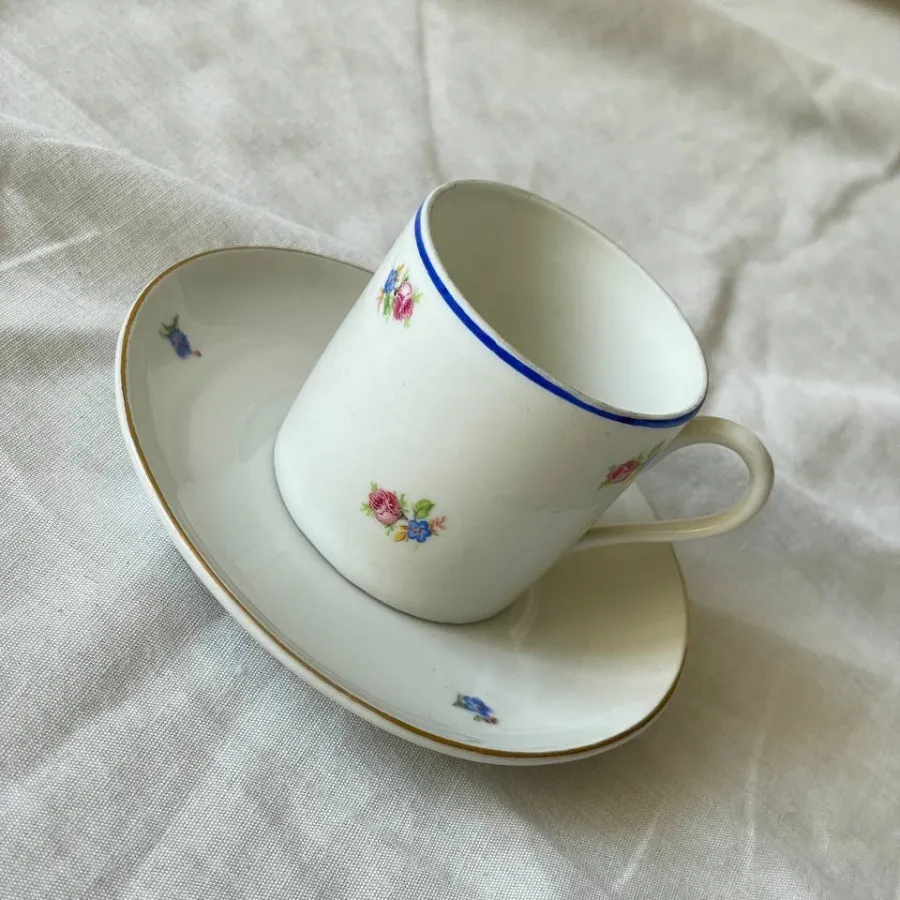 فنجان نعلبکی