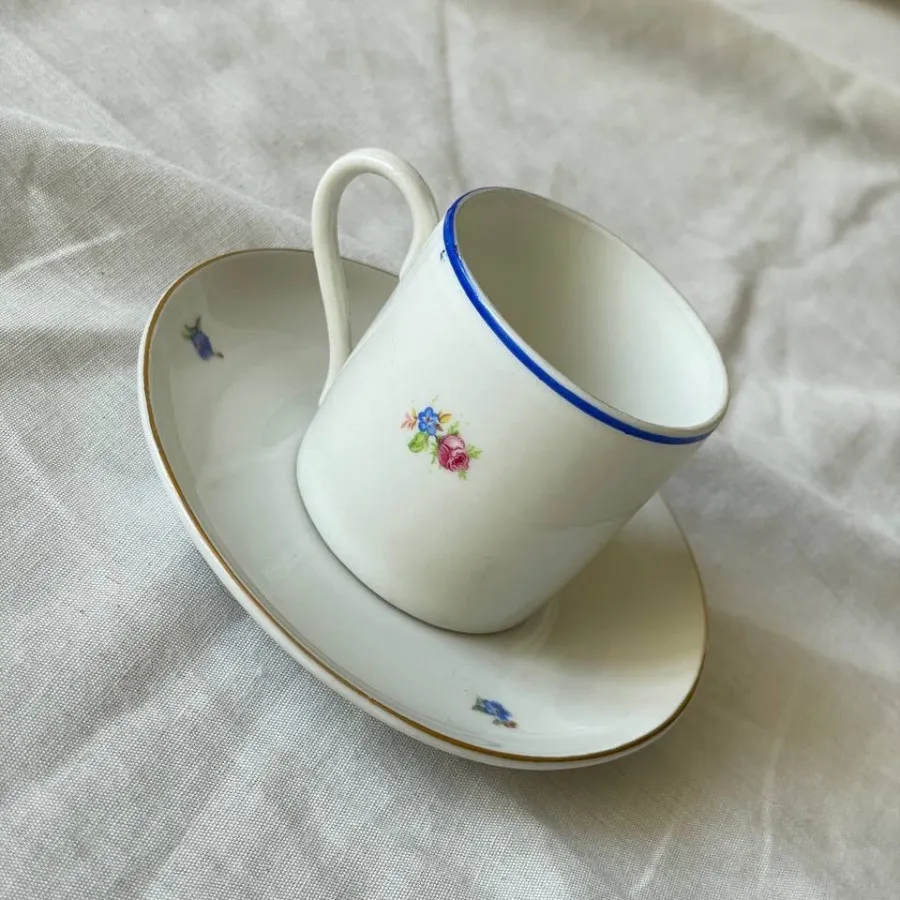 فنجان نعلبکی