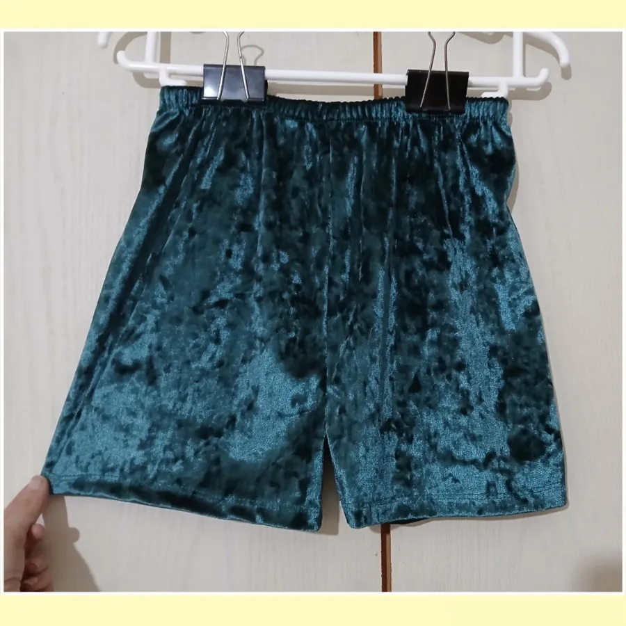 شلوارک مخمل کله‌ غازی