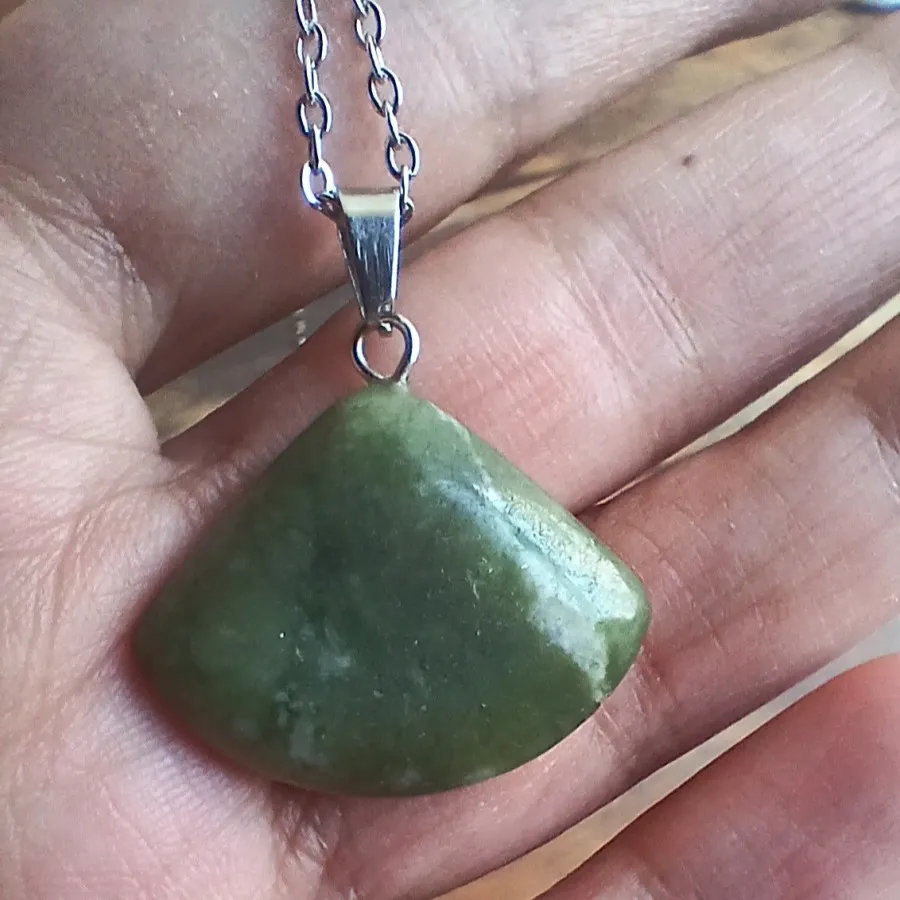 پلاک یشم بادبزنی