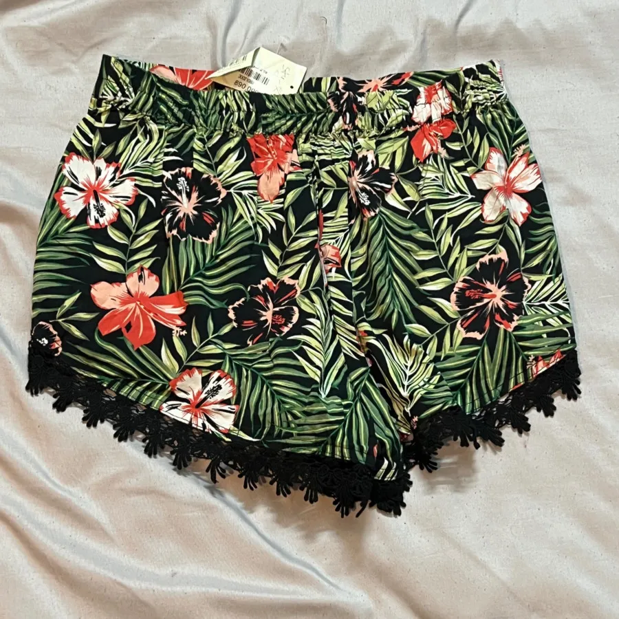 شلوارک هاوایی