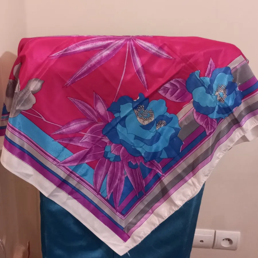 روسری ساتن طرح گل