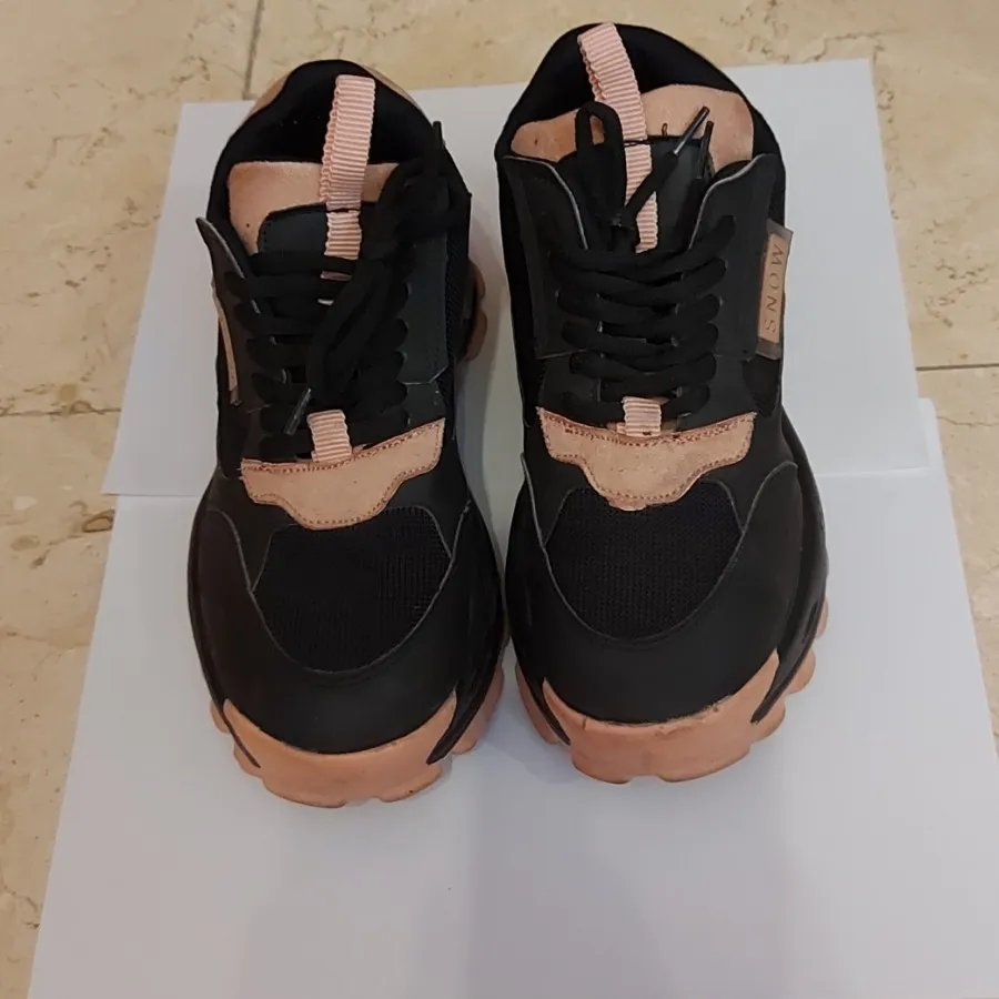 کتونی لژدار