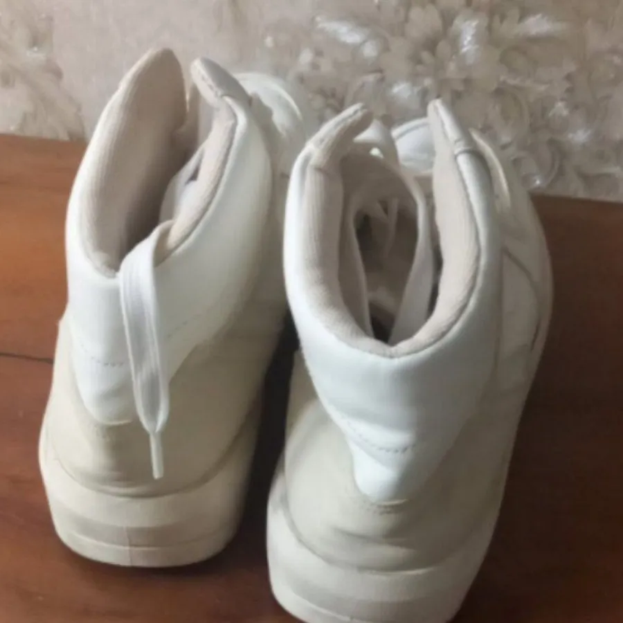 کتونی ساقدار برشکاbershka