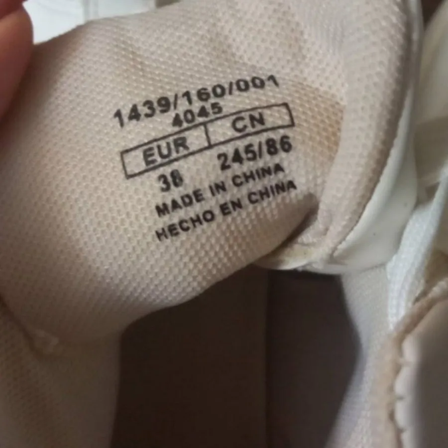 کتونی ساقدار برشکاbershka