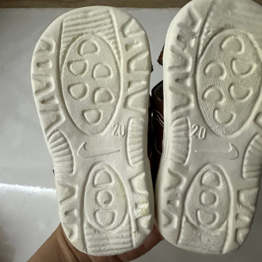 صندل قهوه ای