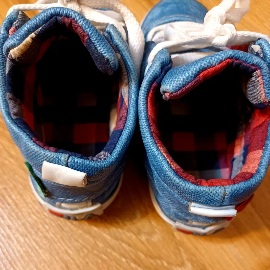 کفش اسپرت خارجی بچگانه