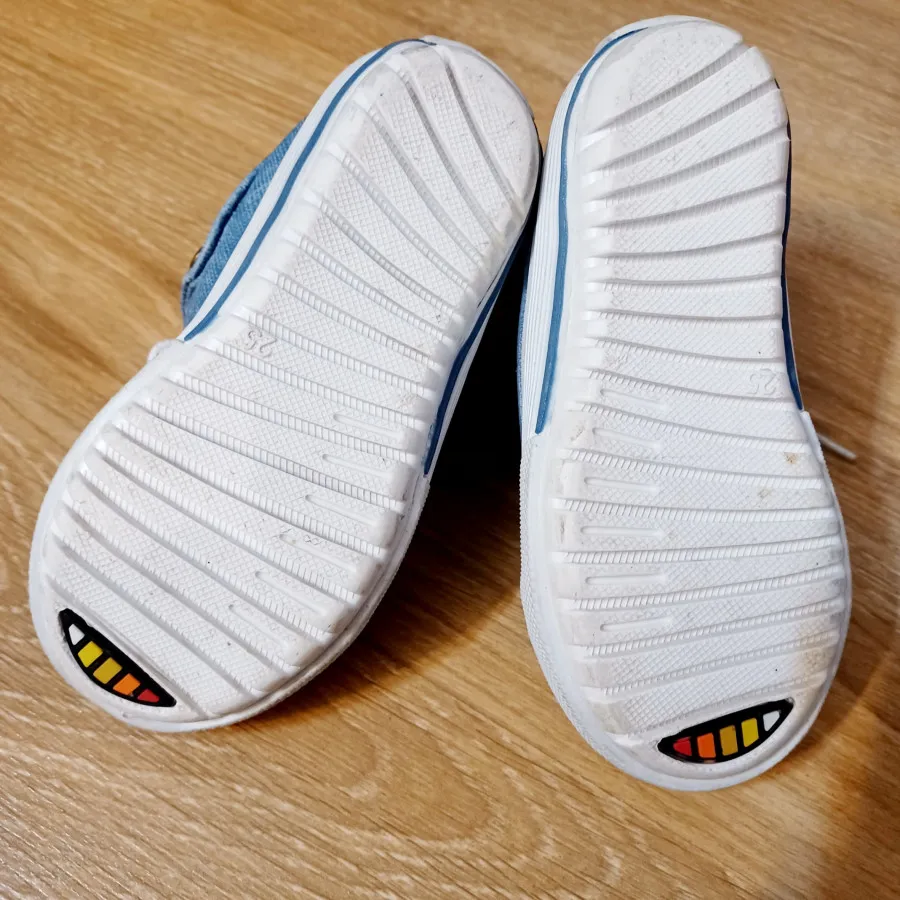 کفش اسپرت خارجی بچگانه