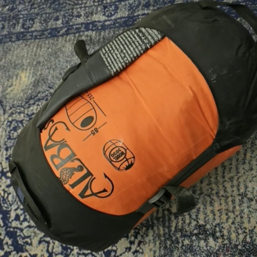 کیسه خواب و بالش