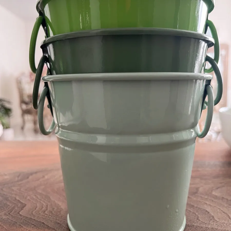 گلدان فلزی سبز