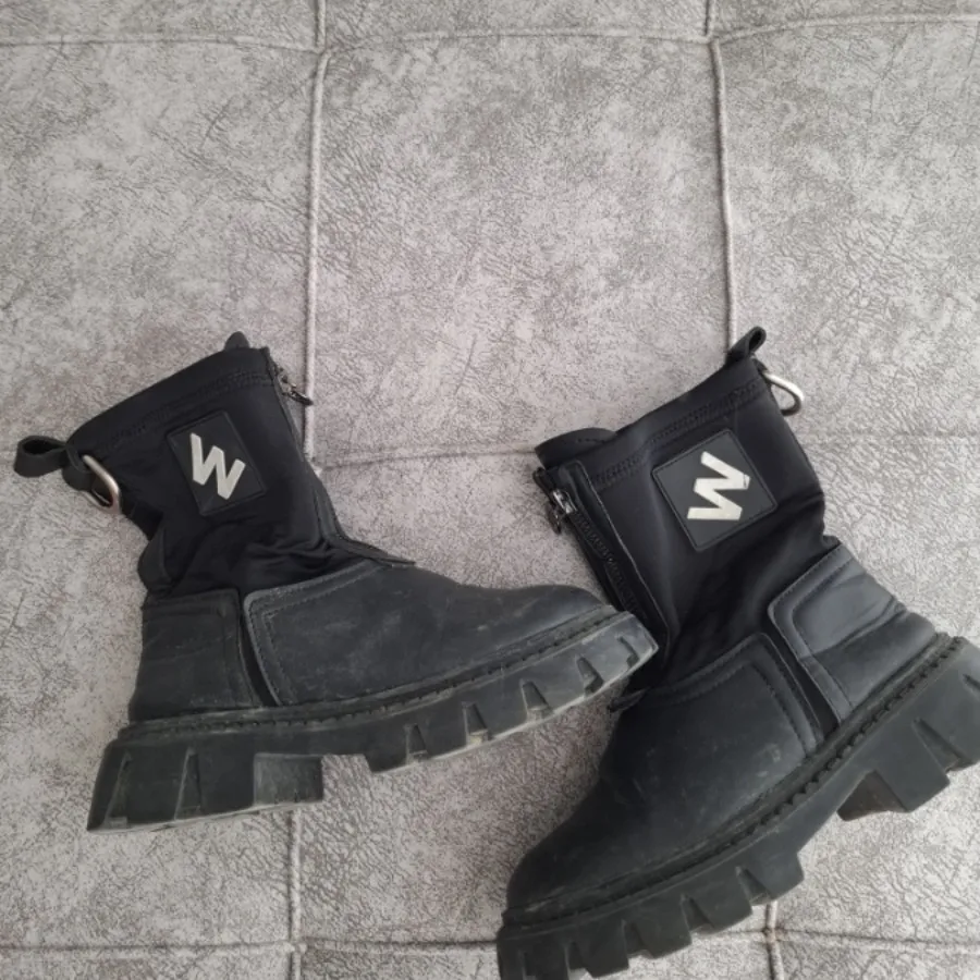 بوت بچه گانه