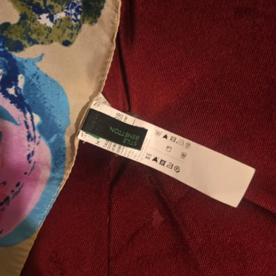 روسری بنتون