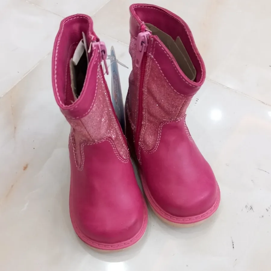 چکمه بچه گانه