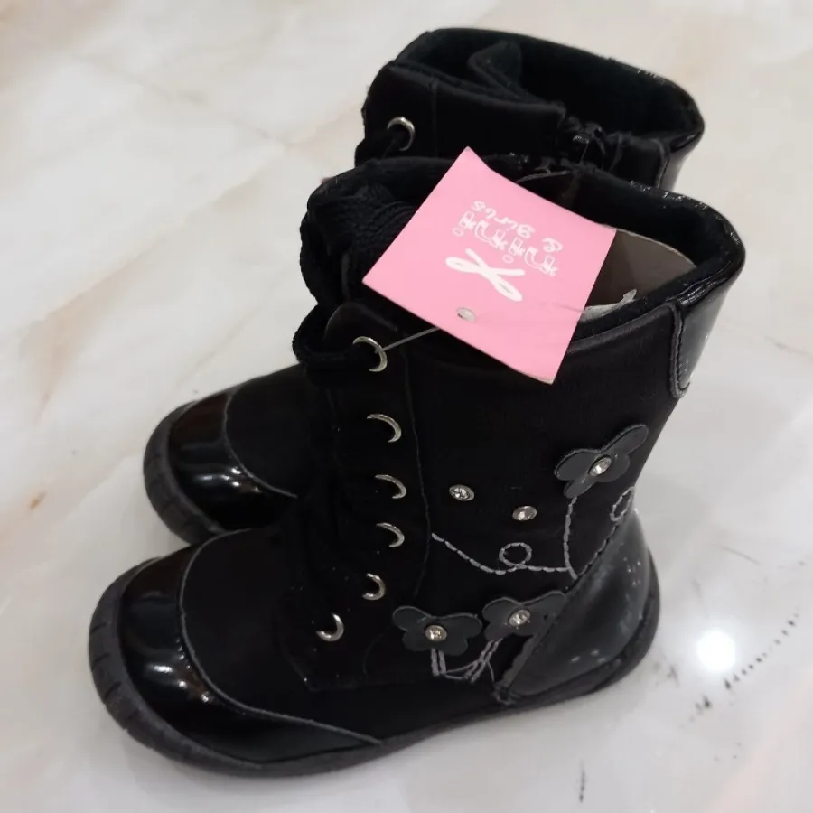 بوت بچه گانه