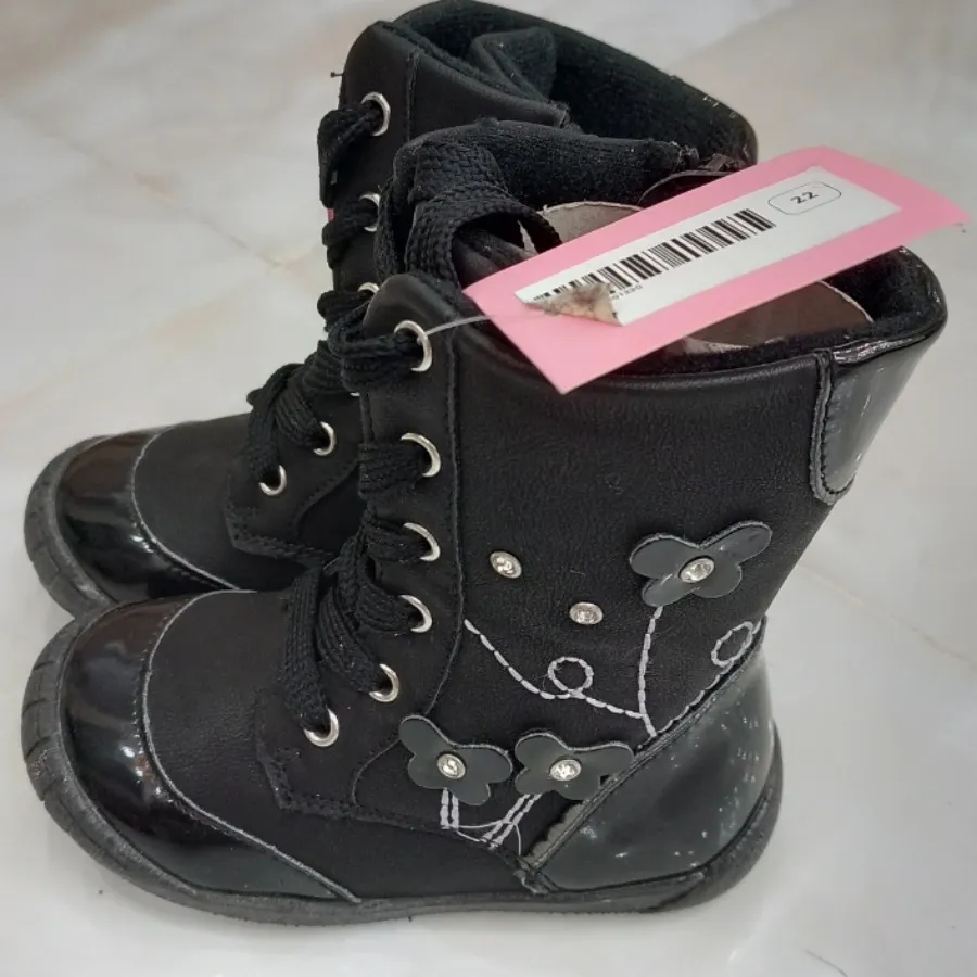 بوت بچه گانه