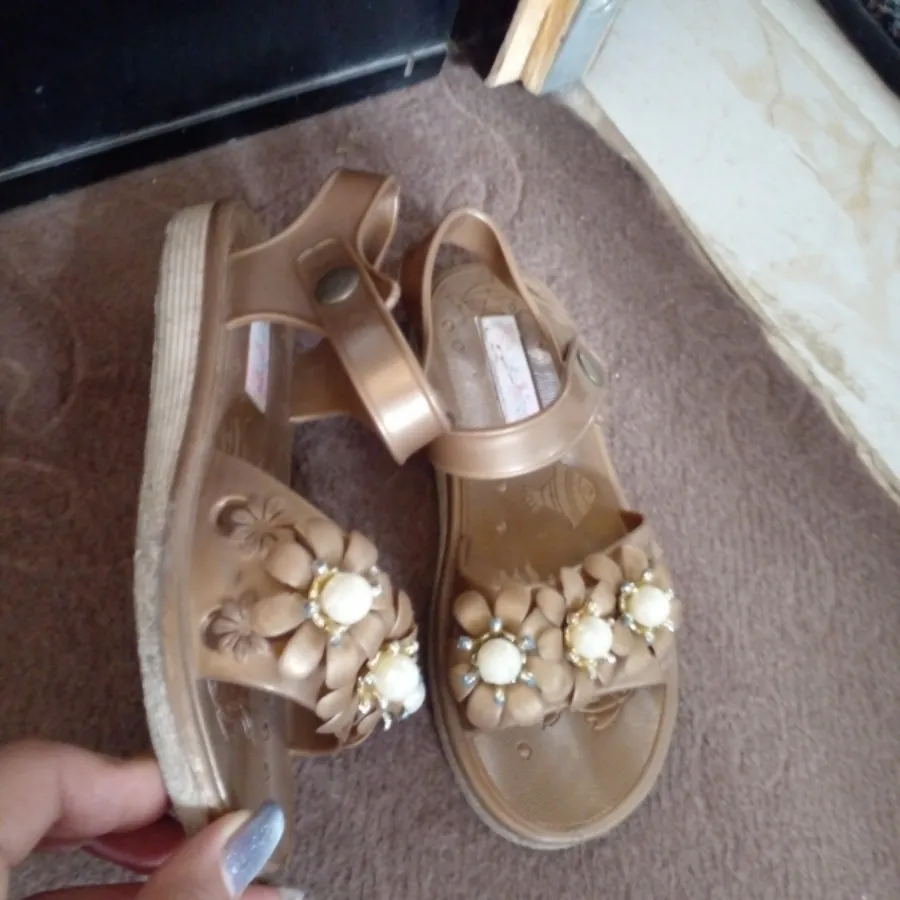 صندل بچگانه