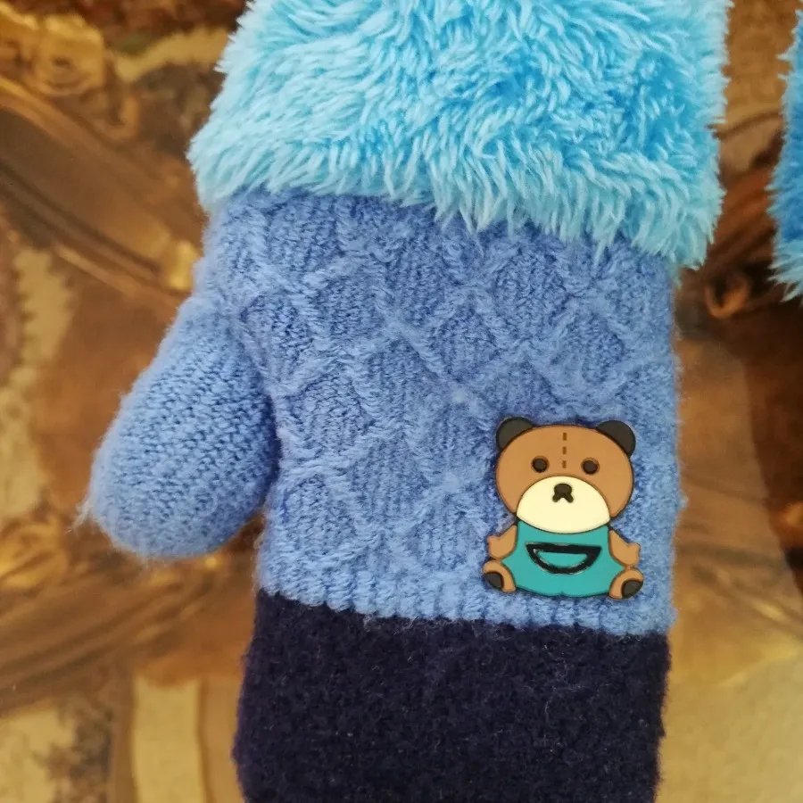 دستکش بچگانه داخل خزدار