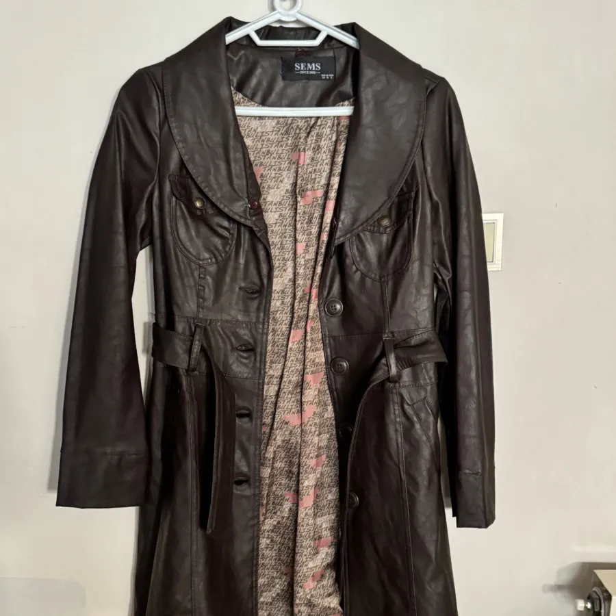 ترنچ کت چرم