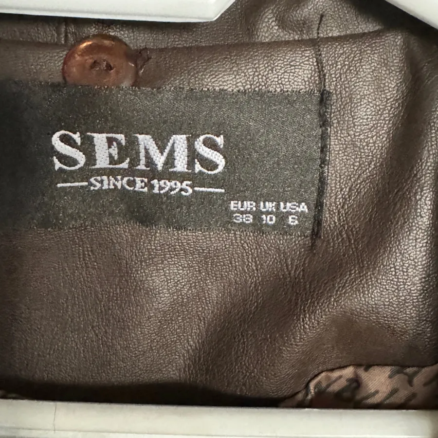 ترنچ کت چرم