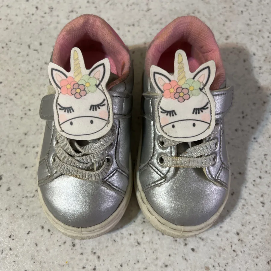 کفش دخترانه السی واکی