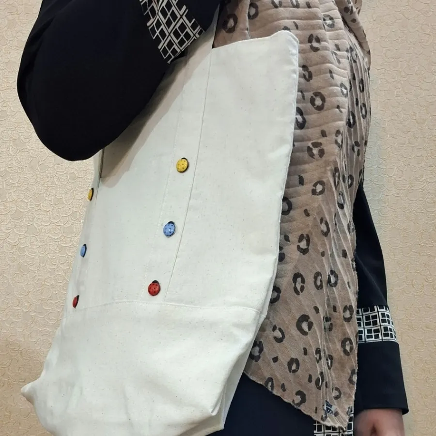 تت بگ با تزیین دکمه کفشدو