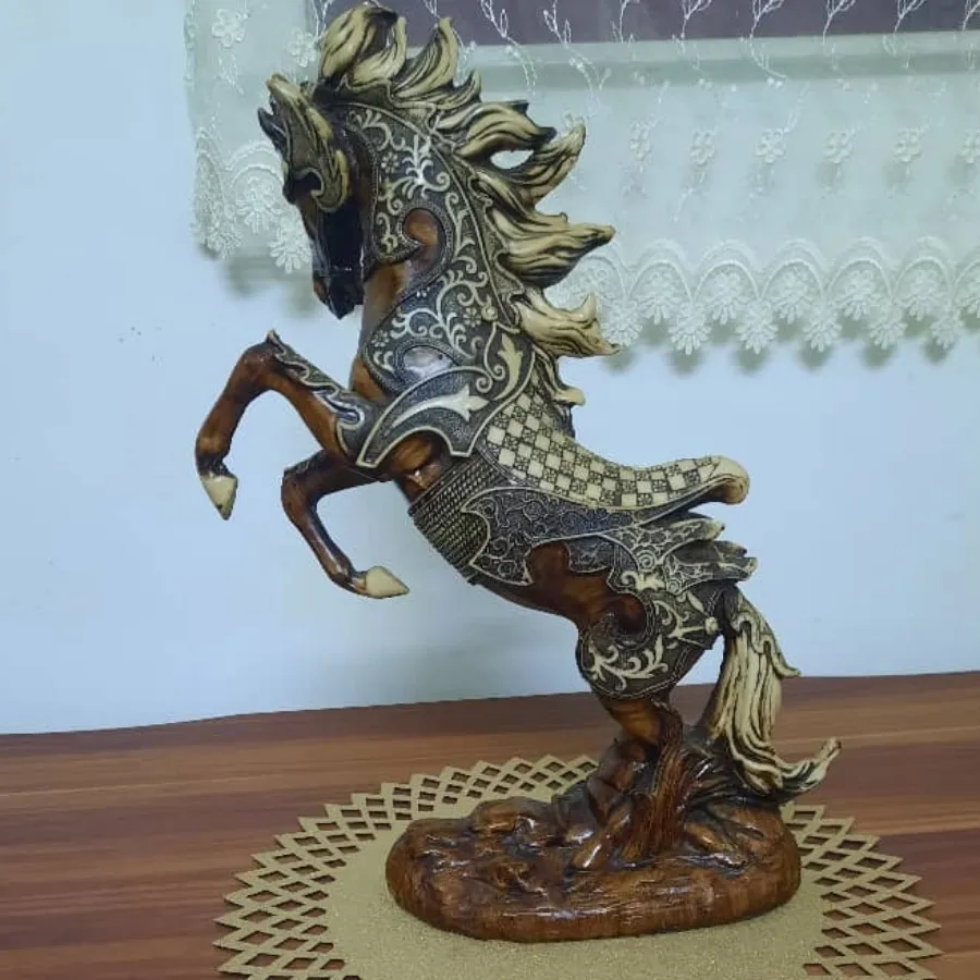 مجسمه اسب