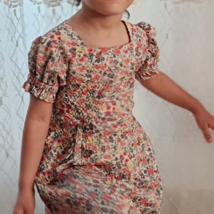 پیراهن دخترانه