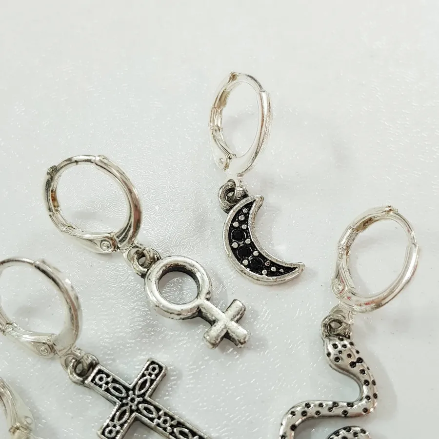 پک گوشواره قفلی سیاه قلم