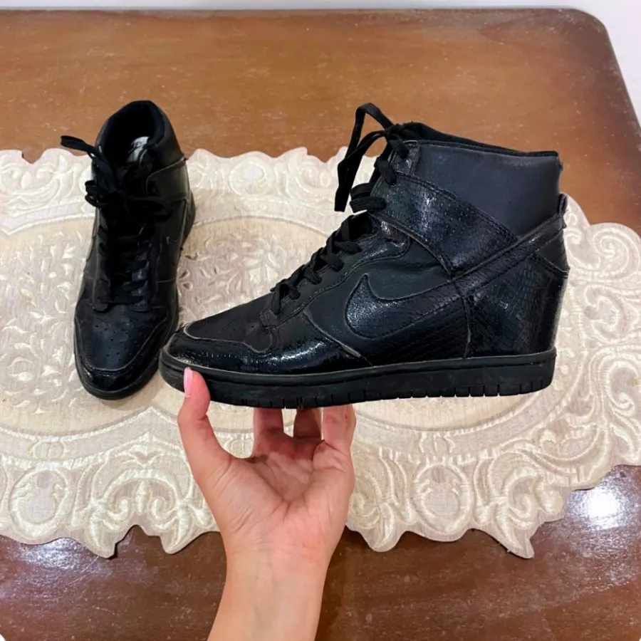 کتونی نایک ضد آب