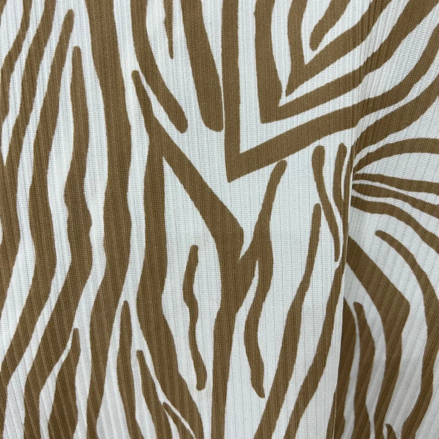 تیشرت یا زیرمانتویی