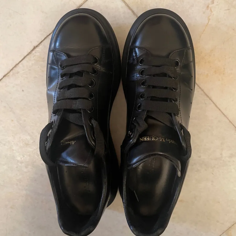 کفش الکساندر مک‌کویین