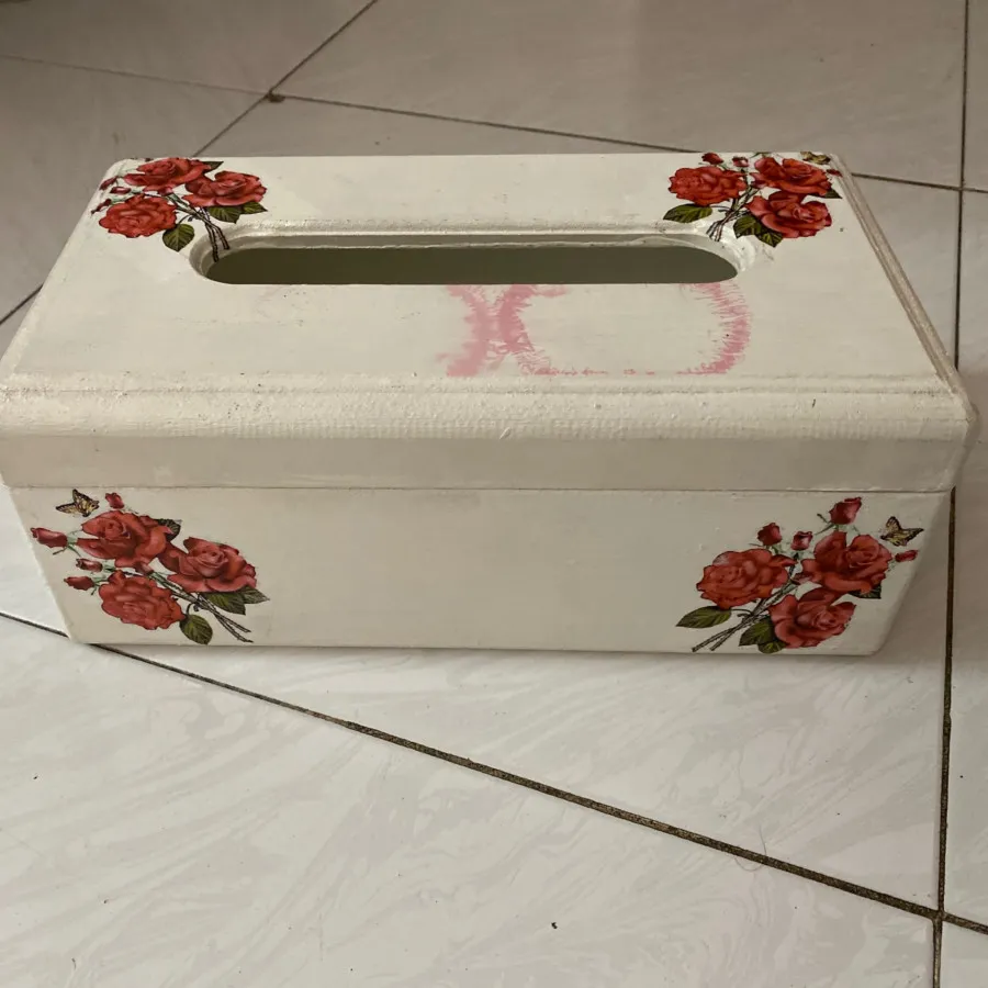 جا دستمالی و جاشگلات