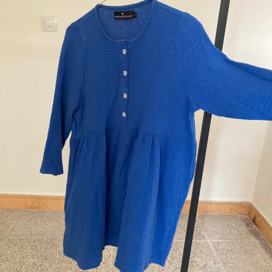 ‏پیراهن آبی