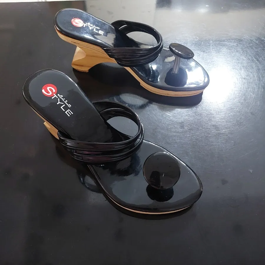 صندل زنانه STYLE CLASSIC